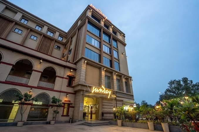 SUNDAY HOTEL VADODARA